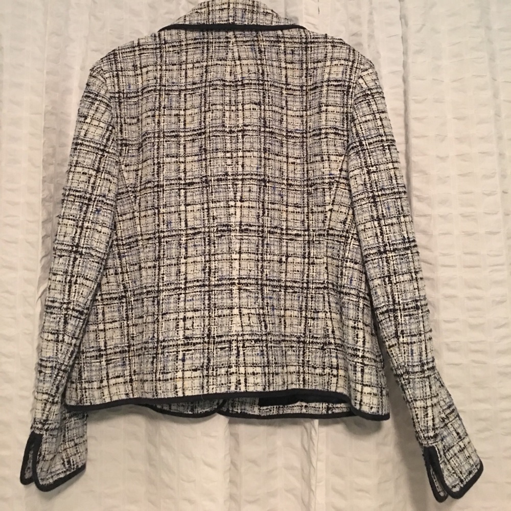 Ellen Tracy Blue & Cream Tweed Blazer - Picture 2 of 2